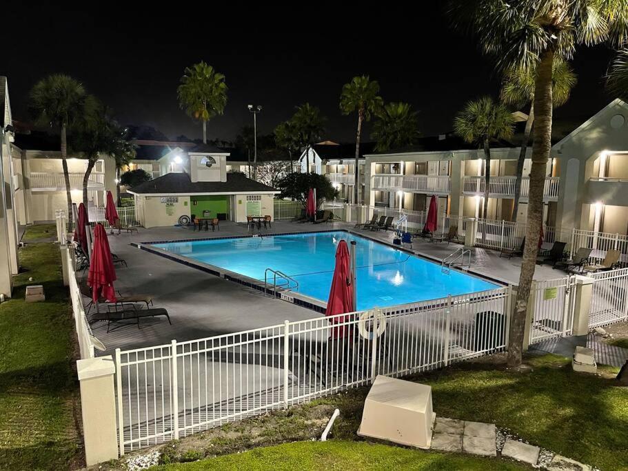 Newly Room In Cozy Hotel With Super Location To The Parks Kissimmee Zewnętrze zdjęcie